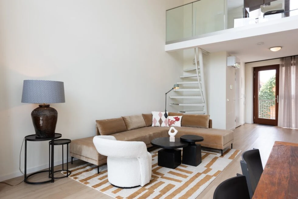 THE LOFT 24P